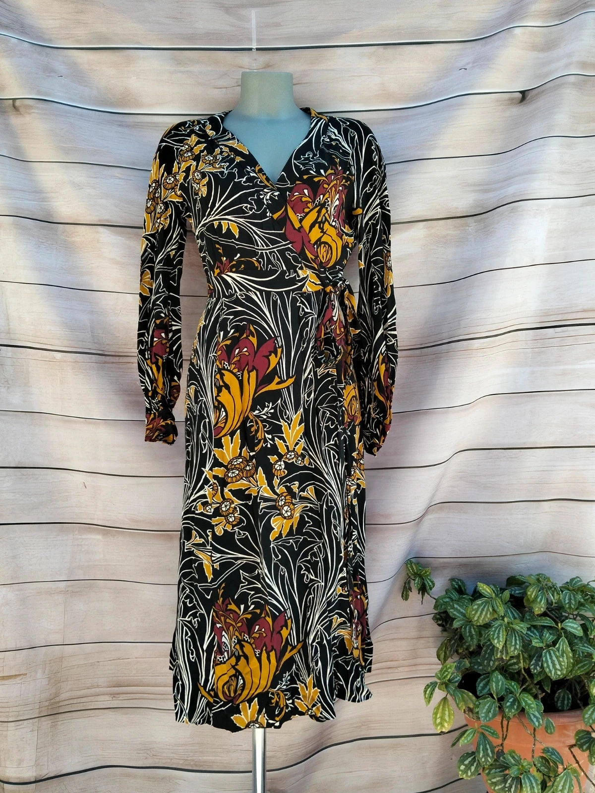 Vestido cruzado estampado floral – manga larga – espalda abierta – Talla M 💜